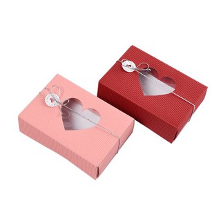 Hộp đựng socola cửa sổ trái tim