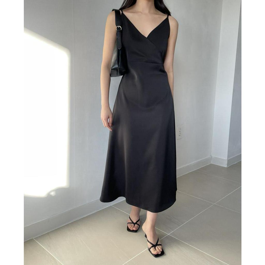 63962 Đầm Hai Dây Mỏng Vừa Vặn Không Tay Màu Trơn