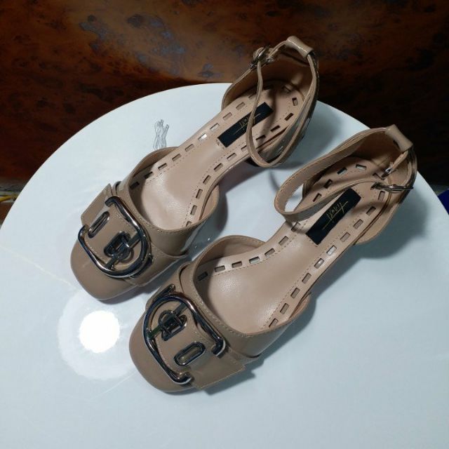 Giày gót vuông 3cm bít mũi màu cafe | BigBuy360 - bigbuy360.vn