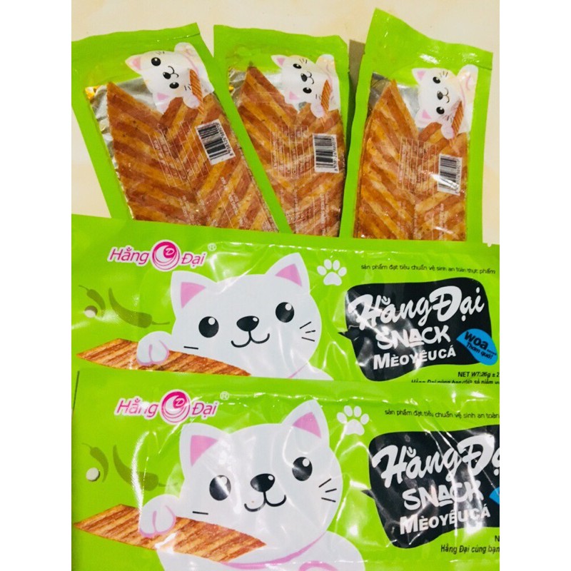 Snack mèo yêu cá