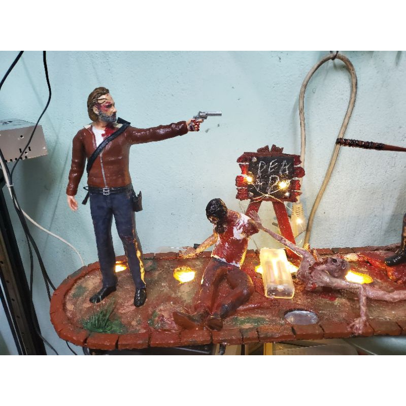 Mô hình walking dead. rick và negan