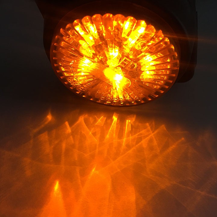 Đèn Led Gắn Đuôi Xe Ô Tô Tải 12-24V LED3