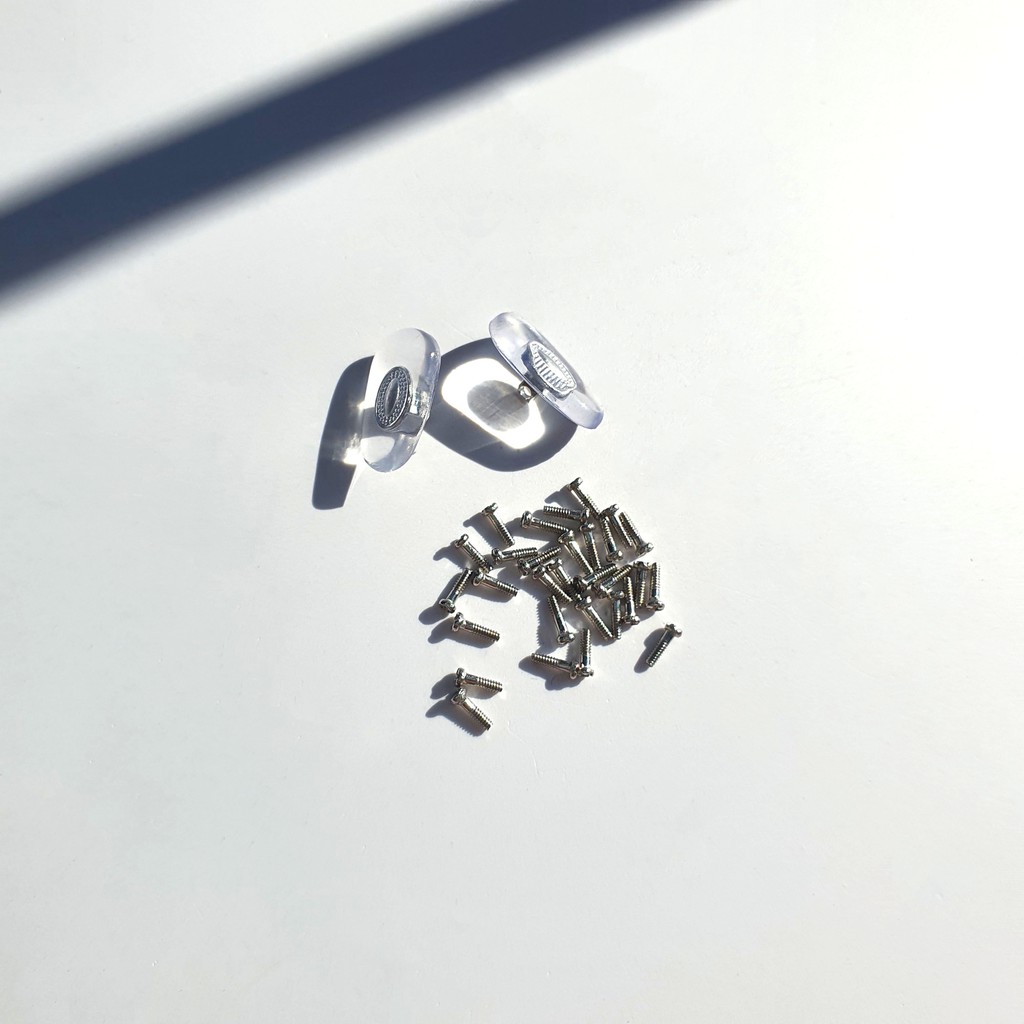 Đệm mũi silicon trắng trong gọng kính chống trượt tiện lợi Lilyeyewear | BigBuy360 - bigbuy360.vn