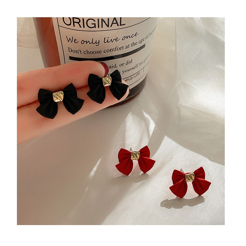 Khuyên tai hình nơ duyên dáng thời trang