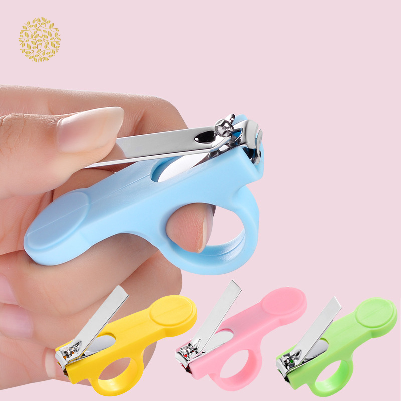 Bấm móng tay bọc nhựa có vòng giữ ngón trỏ chống rơi rớt và cắt phạm vào tay YKD