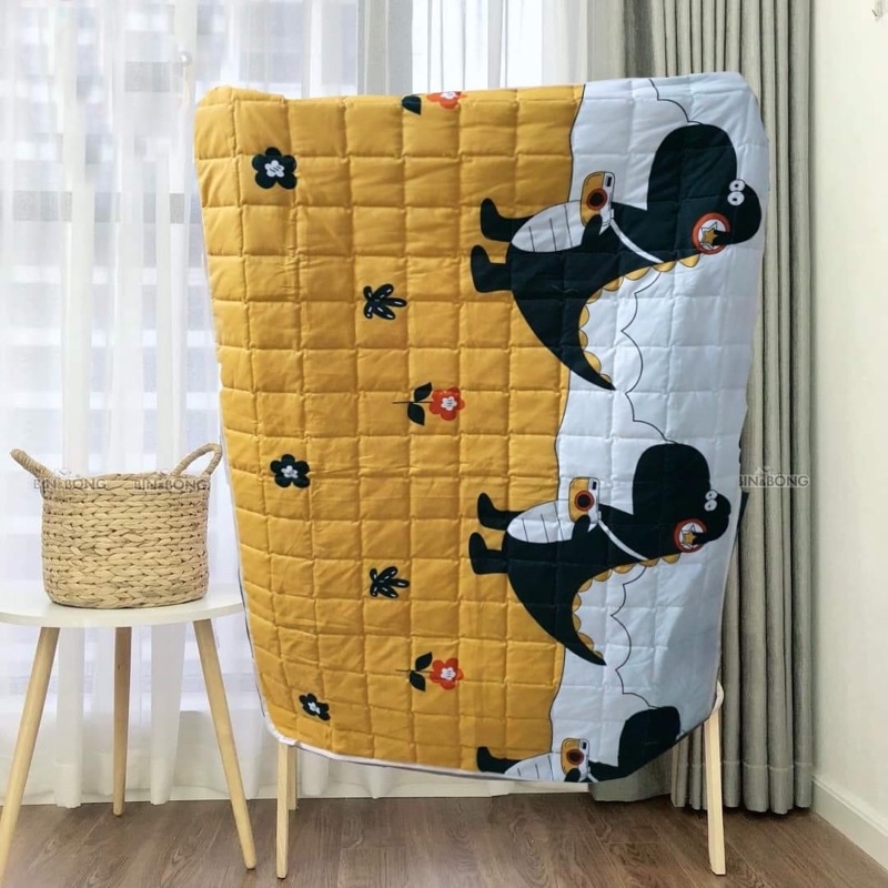 Chăn hè cho bé chất liệu cotton poly trần bông ba lớp siêu nhẹ, gấp gọn khi không sử dụng