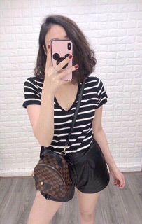 Áo phông kẻ Zara cổ tim