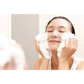 Sữa rửa mặt sáng da Ngọc Trai Hàn Quốc - Benew Pearl Brightening 160ml