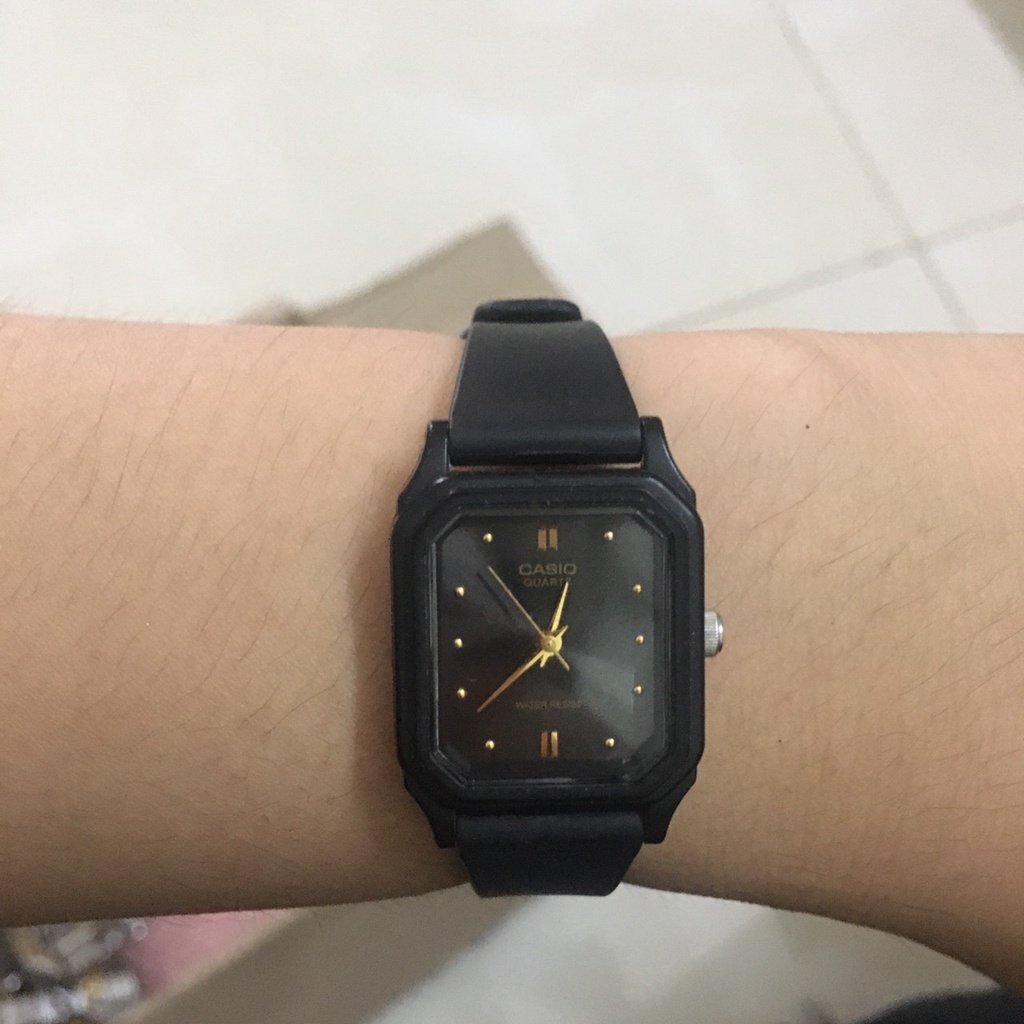 Đồng hồ nữ thương hiệu CASIO hàng si Nhật chính hãng mặt đen , kim vàng