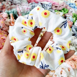 Dây Buộc Tóc Scrunchies Hoa Cúc