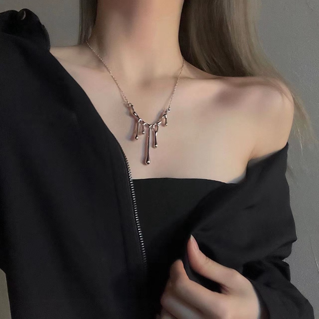 Dây Chuyền Vòng Cổ Kim Loại Hình Lava Chảy