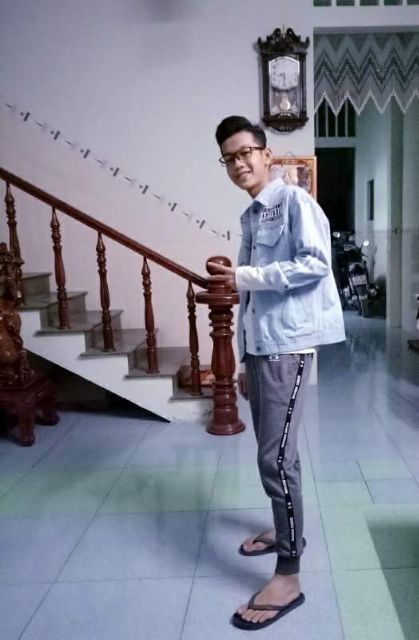 Áo khoác jeans unisex , có video, hình thật, có túi trong, lô gô thêu | BigBuy360 - bigbuy360.vn