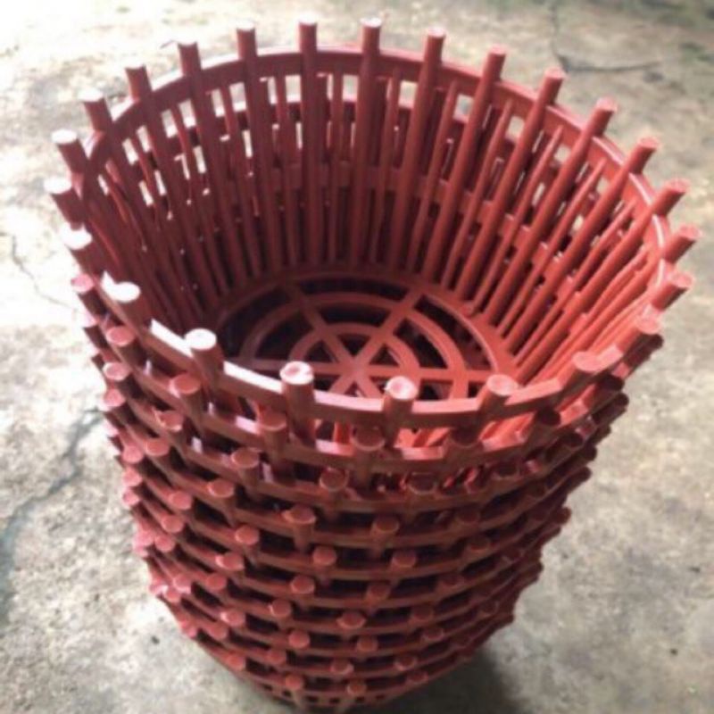 Chậu nhựa trồng lan có nan phụ  phi 20, phi 26