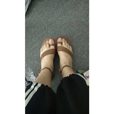 Giày sandal xỏ ngón đế bệt thời trang đơn giản nữ tính