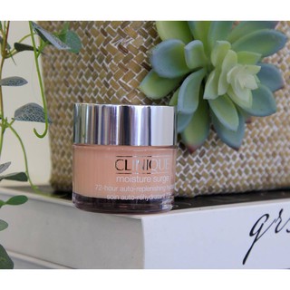 Kem dưỡng Clinique Moisture Surge 72-Hour Auto-Replenishing Hydrator