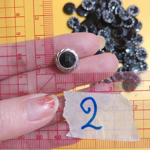 Combo 10 nút áo đen loại mới