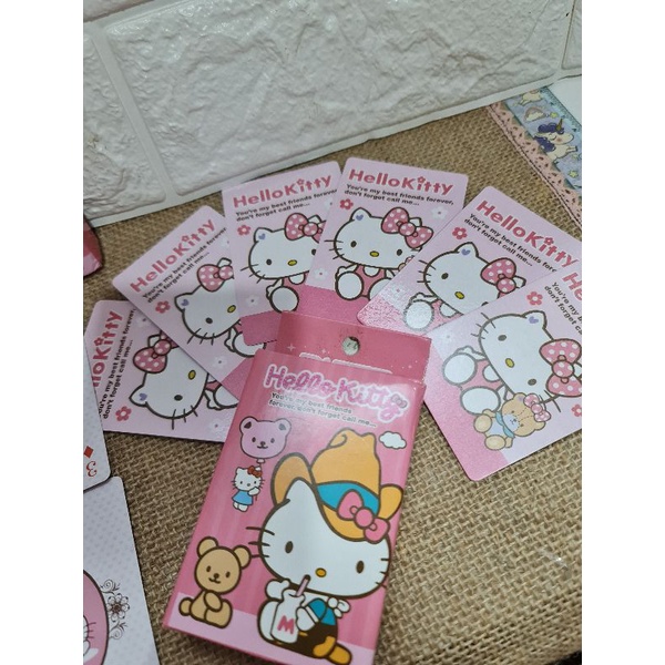 Bộ bài tây Hello Kitty cưng xỉu, phiên bản đặc biệt hiếm.