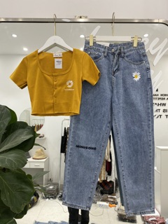 Áo thun Croptop thêu hoa cúc