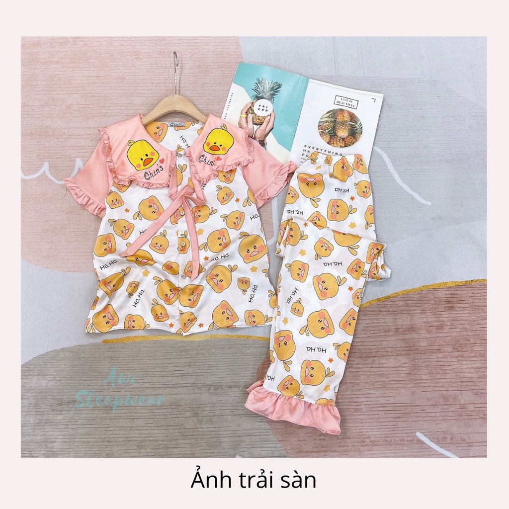 Bộ Pijama Cộc Dài Cổ Bèo Vịt Vàng Có Nơ Chất Satin Mát Lạnh - Awi Sleepwear