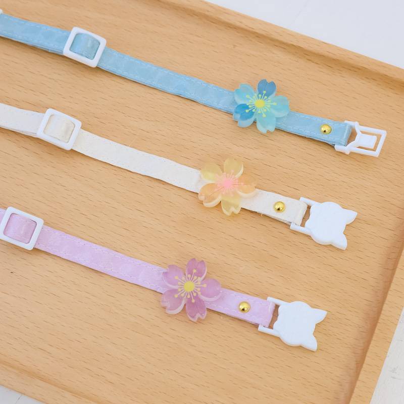 Vòng Cổ Chống Thất Lạc Hình Hoa Màu Dạ Quang Có Khóa An Toàn Dành Cho Thú Cưng