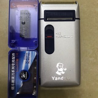 Combo 1 máy cạo râu yandou và 1 bộ lưỡi dự phòng