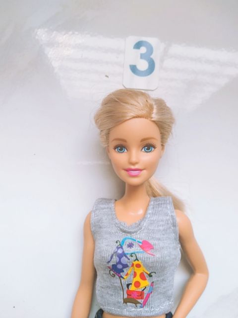 Búp bê barbie used kèm quần áo