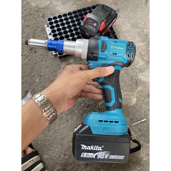 Rút live china không chổi than dùng pin 18v