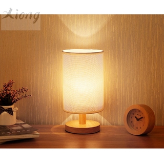 Đèn bàn gỗ cao cấp có chụp đèn đặc biệt