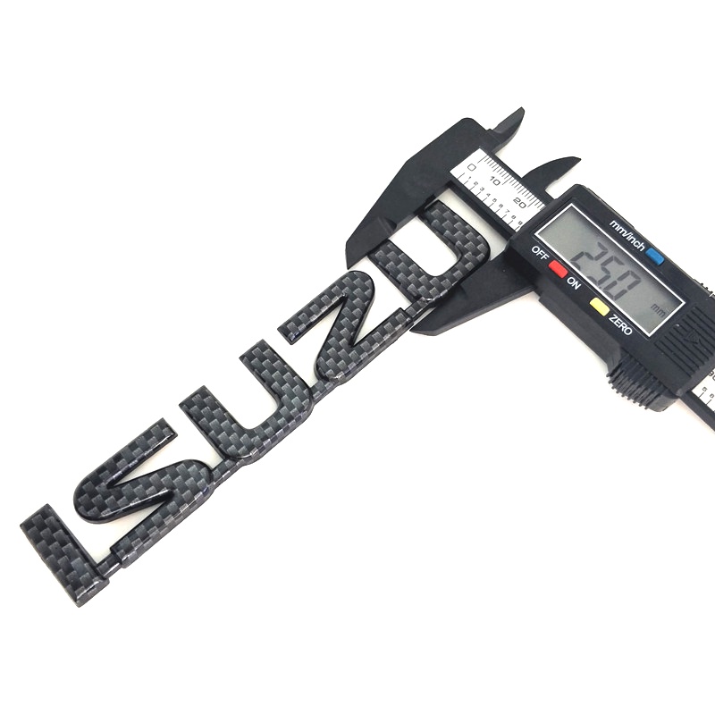 Miếng Dán Trang Trí Xe Hơi Hình Biểu Tượng Chữ Cái/ Chữ ISUZU Màu Đen/Đỏ Bằng ABS