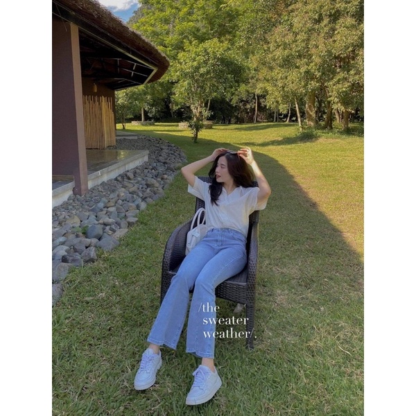 Áo sơ mi nữ ngắn tay vạt chéo thô trơn phong cách Hàn Quốc - The Sweater Weather | BigBuy360 - bigbuy360.vn