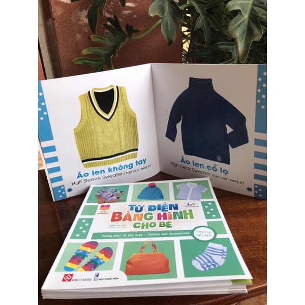 Sách - Từ điển bằng hình cho bé Trang phục và phụ kiện - Clothes and Accessories - dành cho trẻ từ 0-6 tuổi