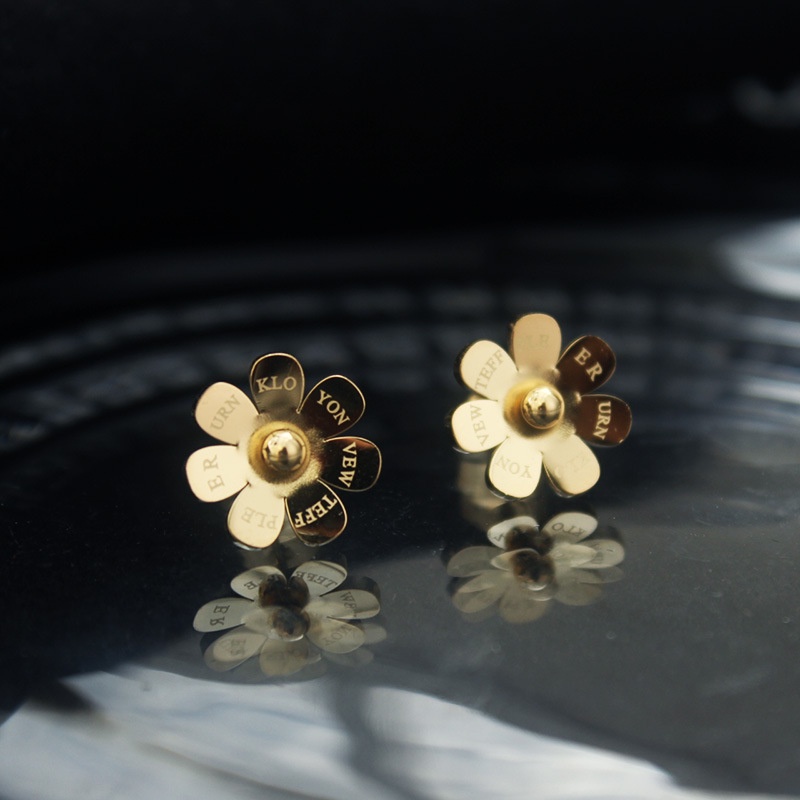 Khuyên tai thép titan hình bông hoa màu vàng sang trọng hợp thời trang cho nữ