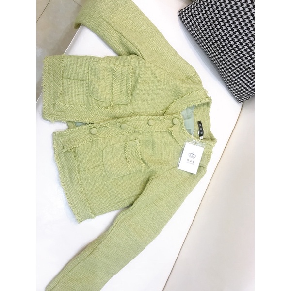 Áo khoác dạ Tweed vàng cốm nhấn viền