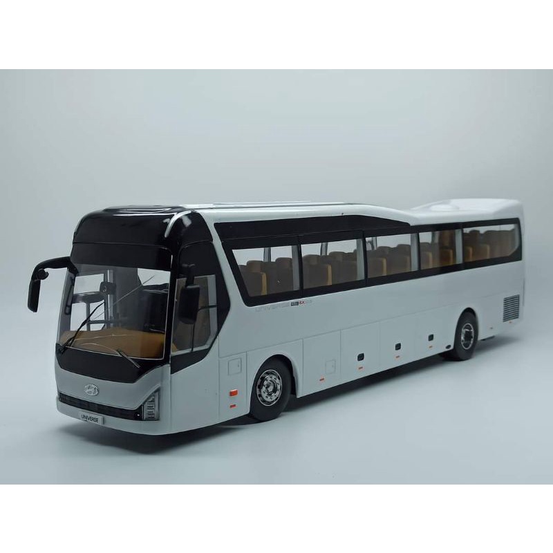 Mô hình xe Hyundai Universe tỷ lệ 1/32