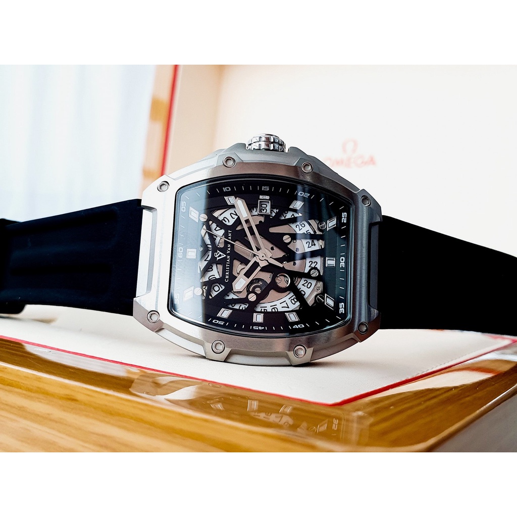 Siêu phẩm Đồng hồ nam CHRISTIAN VAN SANT MEN'S ODYSSEY CV6190.