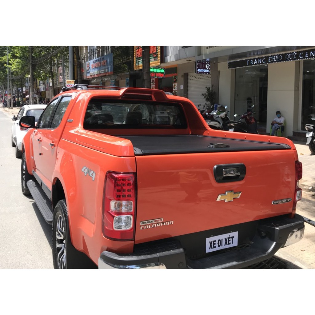 Nắp thùng cuộn  xe bán tải Colorado bản Highcountry