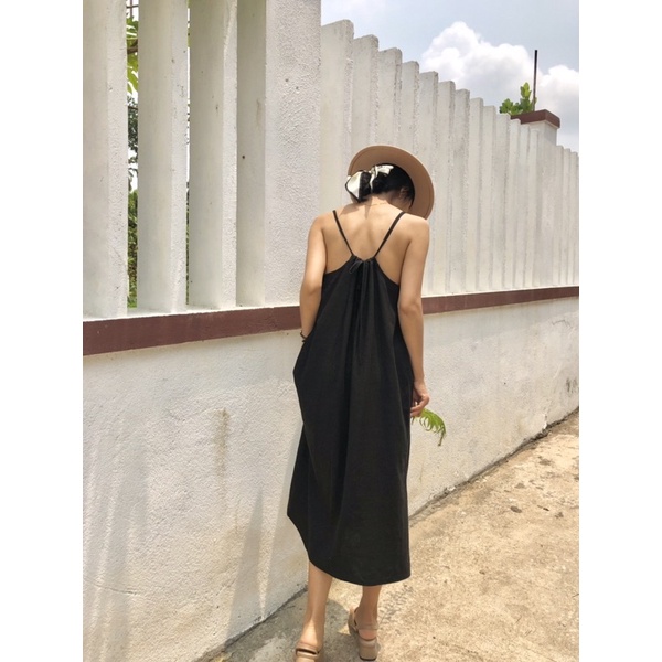 Váy linen hở lưng rút dây phía sau Váy linen đi biển