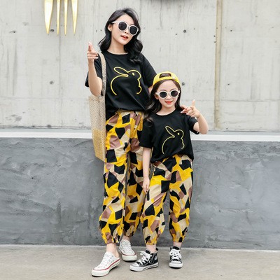 Set đồ mẹ và bé gái ❤️HOT TREND❤️ Set áo thun thêu con thỏ kèm quần baggy họa tiết (CÓ ẢNH THẬT)