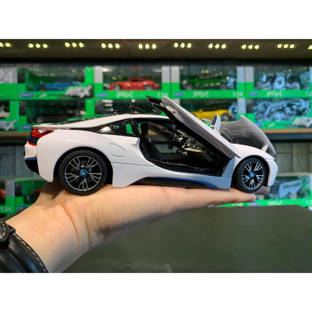 Mô hình xe ô tô siêu xe BMW I8 Hãng Rastar tỉ lệ 1:24 màu trắng