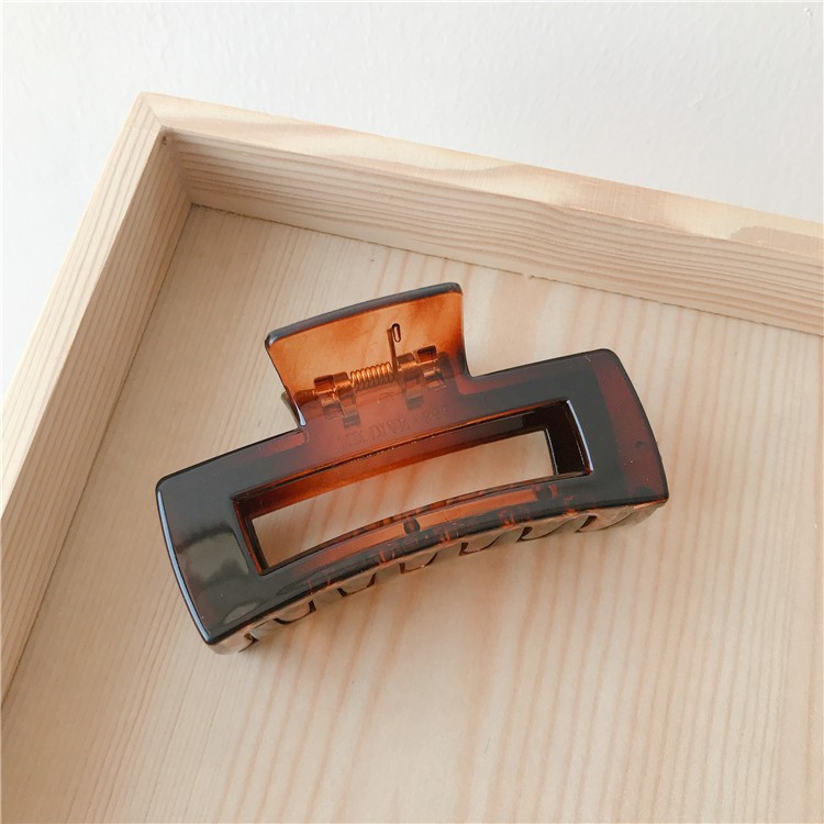 Gấp tóc, kẹp nữa tóc phía sau cho nữ màu nude hình vuông