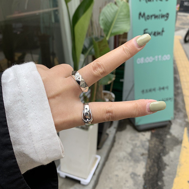 Thắt Lưng Cá Tính Đính Đinh Tán Phong Cách Hàn Quốc B805