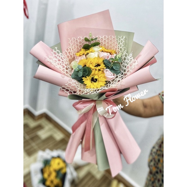 Bó Hoa Hướng Dương 15 Bông và Hướng Dương Mix Hoa Hồng cực xinh