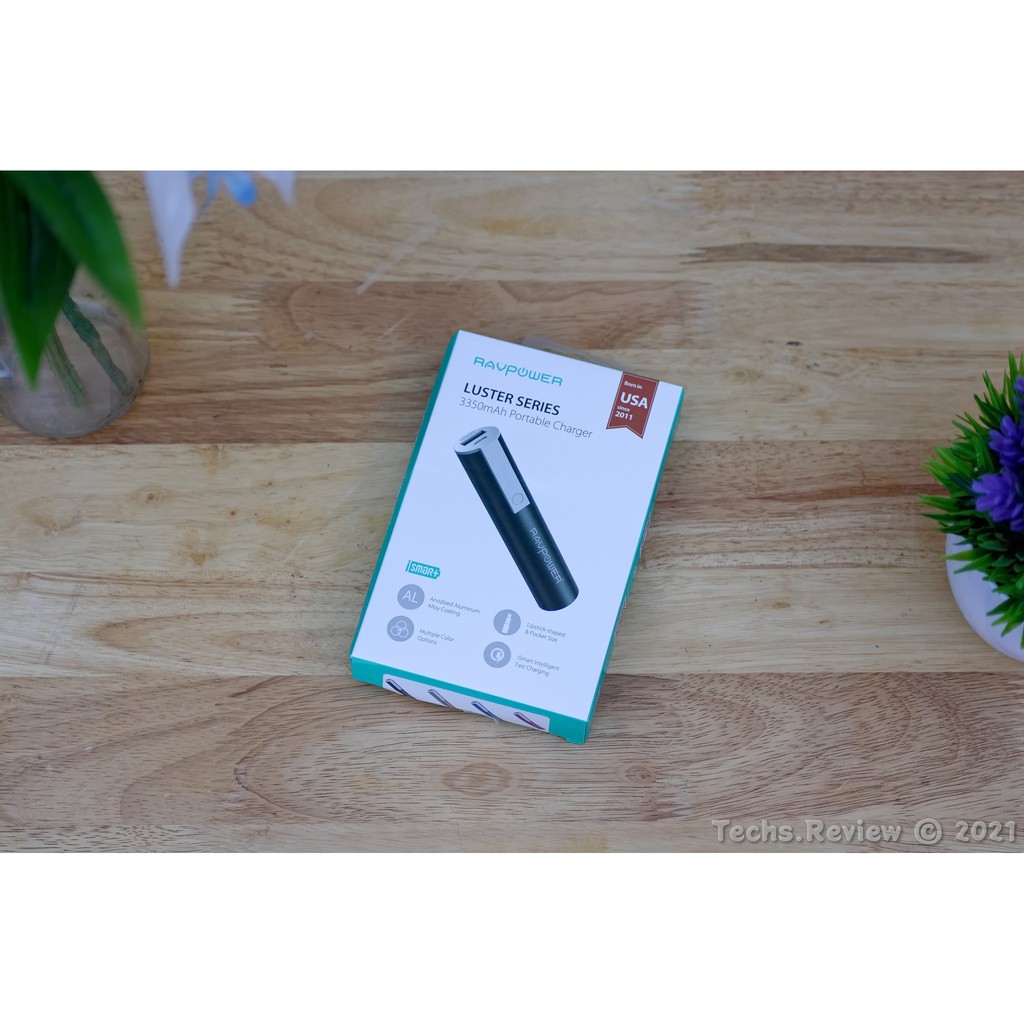 Pin sạc dự phòng RavPower 3350mAh RP-BP33 hình thỏi son thời trang nữ tính