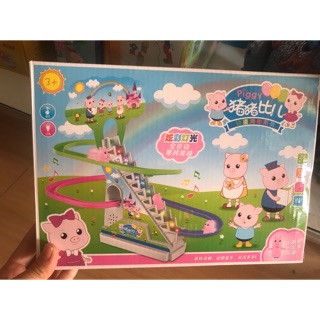 Bộ heo peppa leo cầu thang