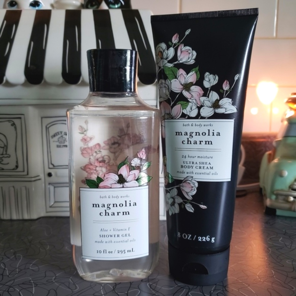 Sữa Tắm Bath Body Work Mangolia Charm Shower Gel 295ml