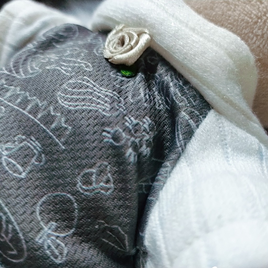 Áo Đôi Cổ Lọ Và Nơ Hoa Hồng Cho Doll 20cm Và 15cm