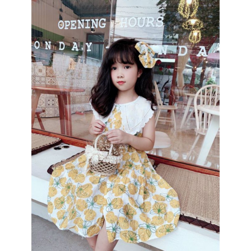 Váy  đũi kèm  cặp  tóc