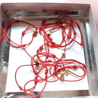 Vòng tay sợi chỉ đỏ may mắn