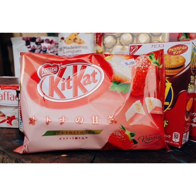 Kitkat dâu, matcha
