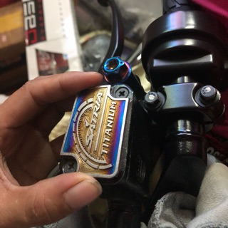 Nắp dầu satria titan